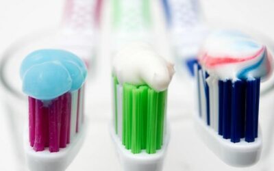 Öko-Test putzt Ganze 17 Zahnpasten sind „ungenügend“